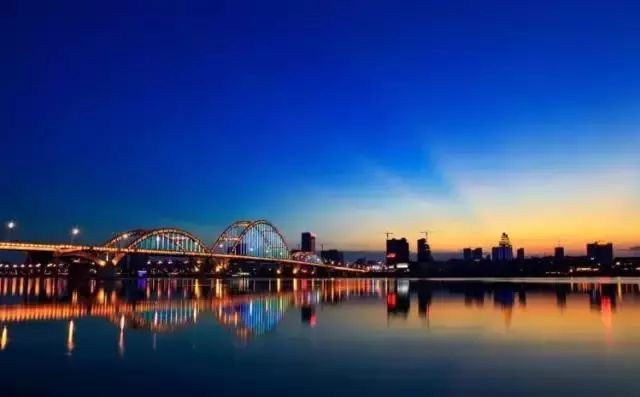 山西vs江西夜景视频直播,谁才是真正的夜色之王? 山西vs江西夜景视频直播,谁才是真正的夜色之王?